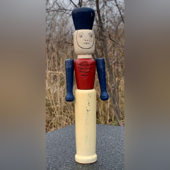 1930s Vintage Turned Wooden Articulating Arm Joint Skittle Soldier - Picture 10 of 13